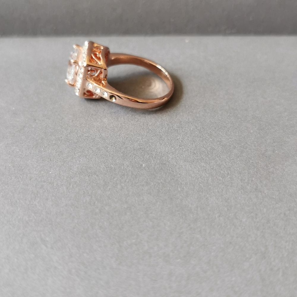 Rose Gold Ring - Picture 4 of 4